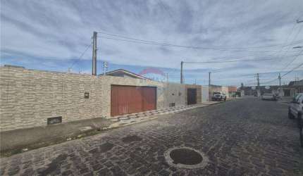 A VENDA - Casa com Piscina, 3 Quartos 2 Suítes, Estrutura para 1º Andar - ACEITA FINANCIMENTO