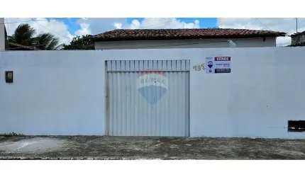 CASA Á VENDA  - CONJUNTO CIDADE PRAIA