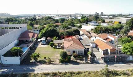 Chácara à venda em Hortolândia-SP, bairro Chácaras Luzitana: 3 quartos, 2 salas, 3 banheiros, 6 vagas, 330m². Venha conferir!