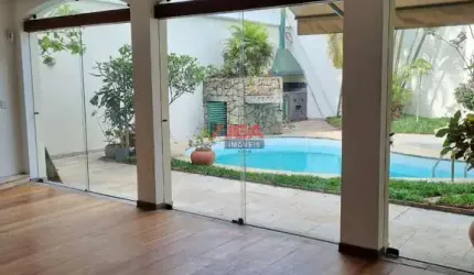 Sobrado de luxo no Planalto Paulista, São Paulo- 4 suítes, 4 salas, 7 banheiros, 4 vagas, 500m². Venda ou locação!