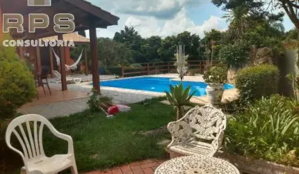 Casa a venda no Jardim Paulista em Atibaia, 3 quartos suítes, escritório, 5 banheiros, piscina, churrasqueira, quintal, 1160m²  total,385m² construído