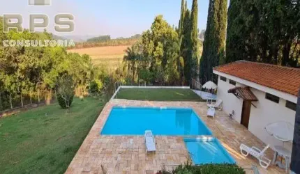 Chacara à venda em Atibaia com 4 quartos, 3 banheiros, piscina, churrasqueira, casa de caseiro, 1200m² de área total e 600 m² de área construída