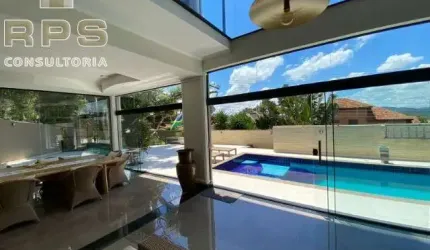 Casa de Alto padrão em Atibaia com 4 suítes e 4 vagas na Vila Santista