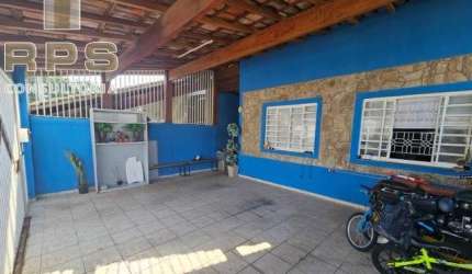 Casa a venda no Jardim Paulista em Atibaia, 3 quartos, 3 salas, 2 vagas de garagem cobertas, 140m² de construção, à poucos metros da Alameda Lucas