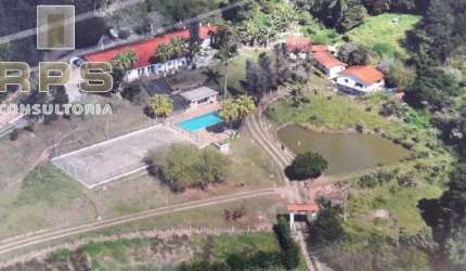 Sítio a venda em Piracaia , 09 dormitórios , piscina , churrasqueira, vista maravilhosa , 500 m² de construção