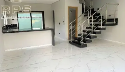 Sobrado novo à venda com 03 suítes, 01 com varanda e vista para a Pedra Grande, área gourmet com churrasqueira, ampla sala integrada com a cozinha.