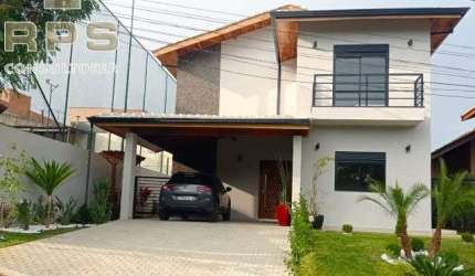 Casa à venda no Refugio do Saua em Atibaia, 3 quartos sendo 3 suítes, churrasqueira, Jacuzzi, garagem coberta para 2 carros , localização privilegiada