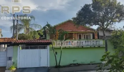Casa no Jardim dos Pinheiros com quintal, edícula e área gourmet com churrasqueira