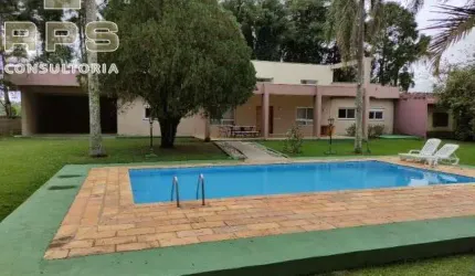 Chácara em Atibaia, a 10 min do centro, acesso fácil com asfalto, 3 dormitórios,1 suíte com closet ,piscina ,área gourmet com churrrasqueira