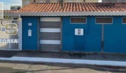 Imóvel no Atibaia Jardim com 01 casa na frente com 03 quartos e 01 casa nos fundos com 02 quartos , sala , cozinha , banheiro , garagem
