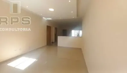 Casa térrea com 3 quartos e piscina no bairro Nova Atibaia, região de fácil acesso ao centro e amplo comércio!