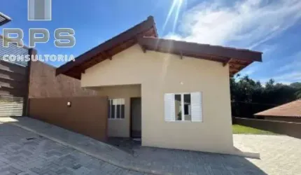 Casa térrea à venda em Atibaia, à poucos metros da Alameda Lucas , 2 suites, 3 banheiros  Escritório,  Garagem para 02 carros e vista para a Pedra!