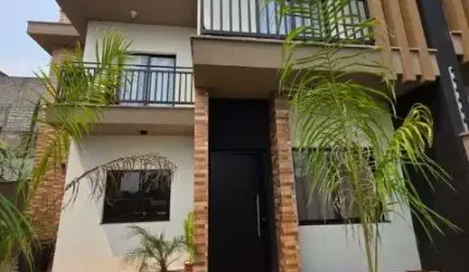 Sobrado a venda no nova Atibaia, com 2 suítes e marcenaria pronta.