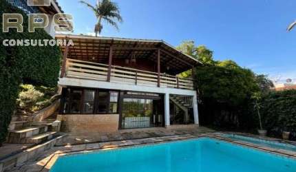 Excelente casa no centro de Jarinu, toda avarandada com vista privilegiada, 4 dormitórios, escritório, área de lazer completa, quadra e área verde