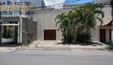 Loja / Salão / Ponto Comercial a venda ou locação, em Atibaia . Ótima localização, Área construída : 1.240 m²  Área total : 1.560 m²
