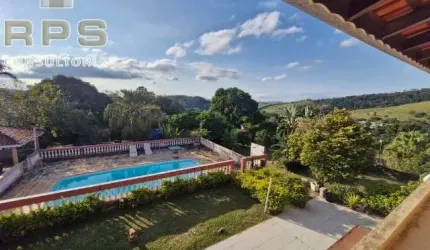 Chácara a venda no bairro Vitória Régia com vista espetacular e muito quintal!