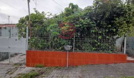 Casa terrea com mais 2 casas nos fundos e 3 vagas de garagem - Jardim Casa Pintada