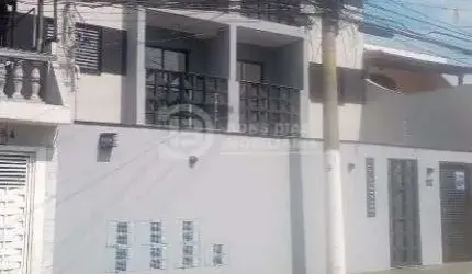 Apartamento de 2 Quartos com Varanda - Oportunidade Unica de Compra!