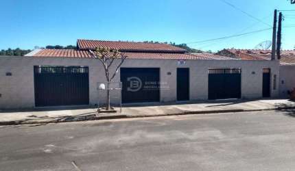 Ampla casa de 5 dormitorios no Parque Florianopolis, Jaguariuna