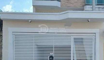 Sobrado frontal a venda - 3 quartos (1suite) e 3 vagas de garagem - Jd. Fernandes
