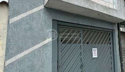 Sobrado a venda - 2 quartos (1 suite) e 1 vaga de garagem - Vila Re