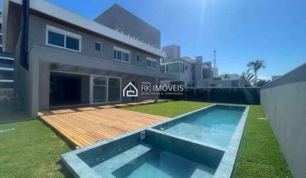 Casa com 5 suítes em Jurere Internacional