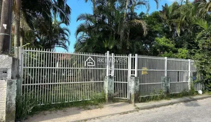 Terreno de 360m2 nos Ingleses