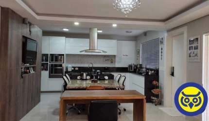 Casa 6 quartos (3 suites) em Condomínio Fechado no Cacupé