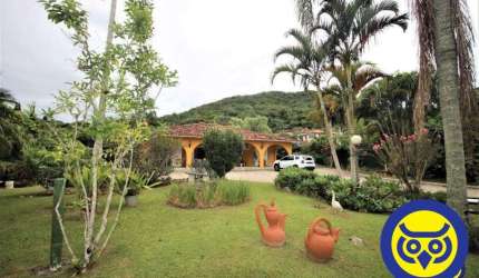 Chácara próxima da praia em Sambaqui, Florianópolis