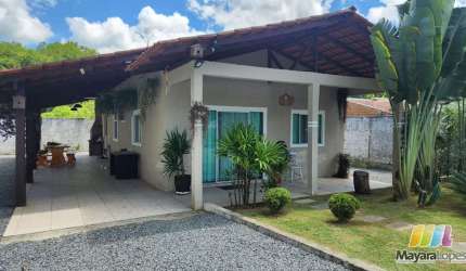 CASA COM AMPLO TERRENO NA TAPERA EM SÃO FRANCISCO DO SUL