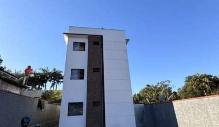 Apartamento na água branca