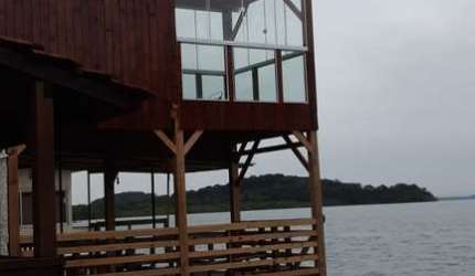 Casa na beira da lagoa por R$320 Mil