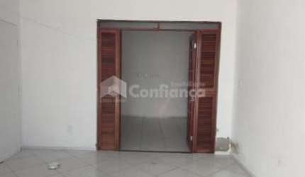 Casa Padrão no bairro Tabapuá - Caucaia