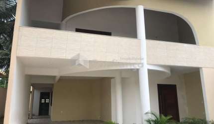 Casa Alto Padrão à Venda no Bairro Edson Queiroz em Fortaleza/CE