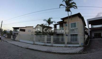 Casa Alto Padrão no Condomínio Colinas de Maranguape em Maranguape/CE