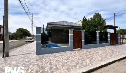 CASA COM PISCINA PRÓXIMO DO MAR EM NOVA TRAMANDAÍ