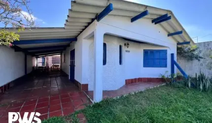 CASA COM 05 DORMITÓRIOS PRÓXIMO AO MAR EM NOVA TRAMANDAÍ/RS
