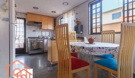 Casa com 3 dormitórios à venda, 200 m² por R$ 720.000,00 - Parque Jabaquara - São Paulo/SP