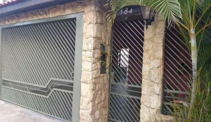 EXCELENTE CASA PARA VENDA