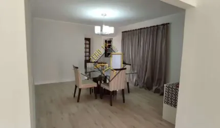 CASA Á VENDA.