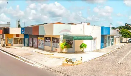 Prédio Comercial de esquina na Maria lacerda