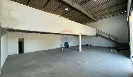 Galpão Comercial 250m² na BR-101 em Emaus - Visibilidade e Espaço Sob Medida!