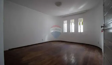 Invista em uma casa perfeita para você e sua família: ampla, bem localizada e com 4 Quartos, em Lagoa Nova