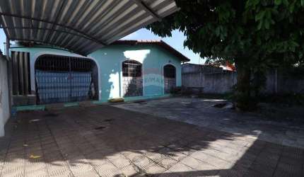 Linda Casa de Esquina no Conjunto Ponta Negra – Oportunidade Imperdível!