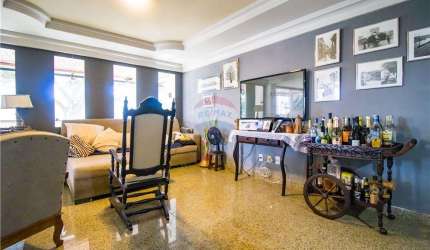 Apartamento um por andar no coração de Petropólis, em Natal -RN