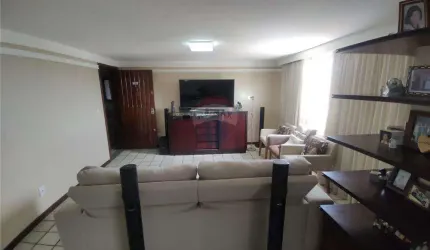 Apartamento 3/4 no Tirol – Espaço, Conforto e 2 Vagas no Cond. Maria Clara!
