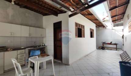 Casa a Venda com 3 Quartos, sendo 3 Suítes - em Candelária