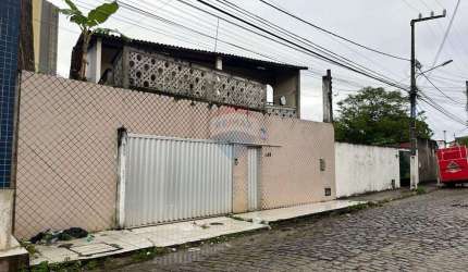 Casa Duplex com Kitnet a 500m da Praia de Ponta Negra – Ideal para Moradia, Investimento ou Renda Extra