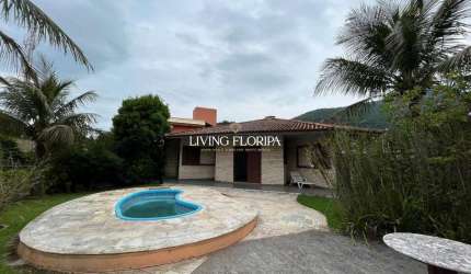 Casa em condomínio fechado com 3 quartos à venda na Briza Mar, 206, Armação do Pântano do Sul, Florianópolis por R$ 2.200.000
