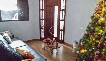 Sobrado com 5 dormitórios à venda, 200 m² por R$ 695.000,00 - Jardim Pararangaba - São José dos Campos/SP